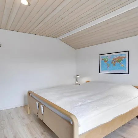 Сasa de vacaciones 3 Bedroom Lovely In Kalundborg