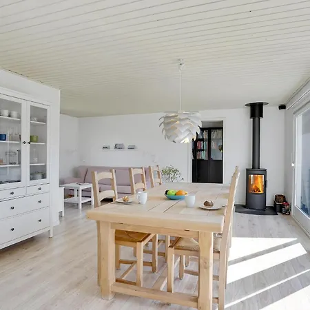 3 Bedroom Lovely In *